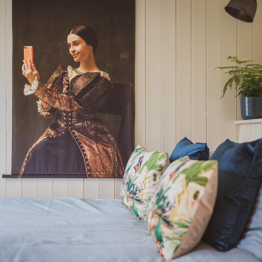 Hidden Wood Glamping And The Hideaway Cabin وارمينستر المظهر الخارجي الصورة